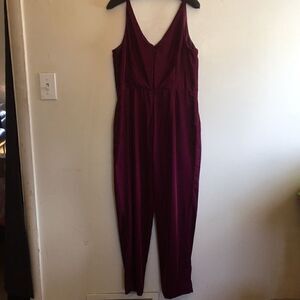 1 LEFT! Size 4 Banana Republic Vneck and Vback Jumper.